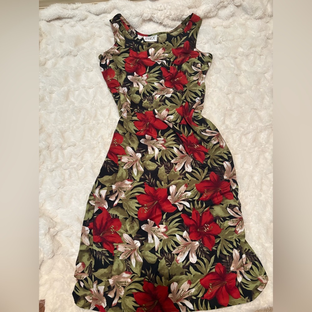 Vintage red and green dress perfect for Christmas!
